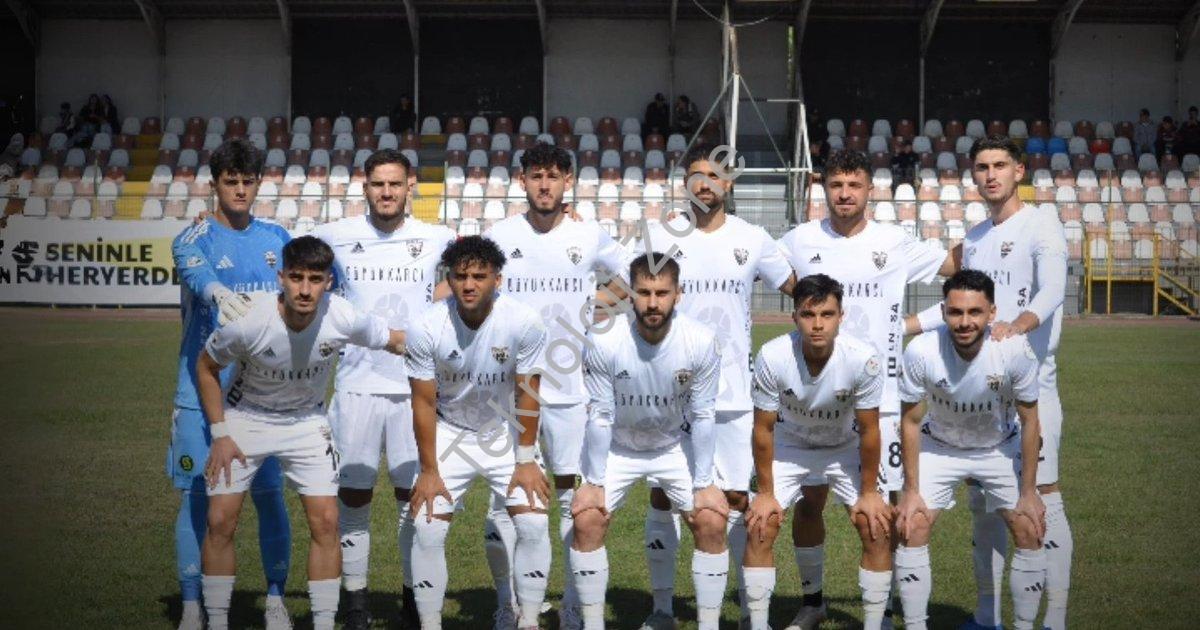 "Somaspor evinde çıkış arıyor: Hedef kötü seriye nokta" başlıklı haber için fotorealistik, profesyon