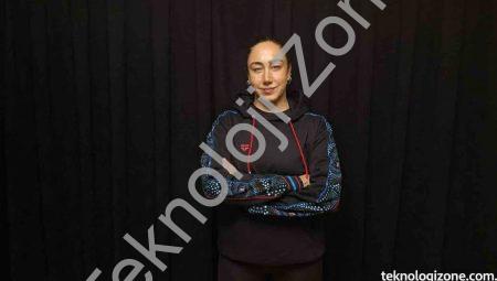 39 km’yi 14 saatte yüzdü: Elif Berke Türkiye birincisi