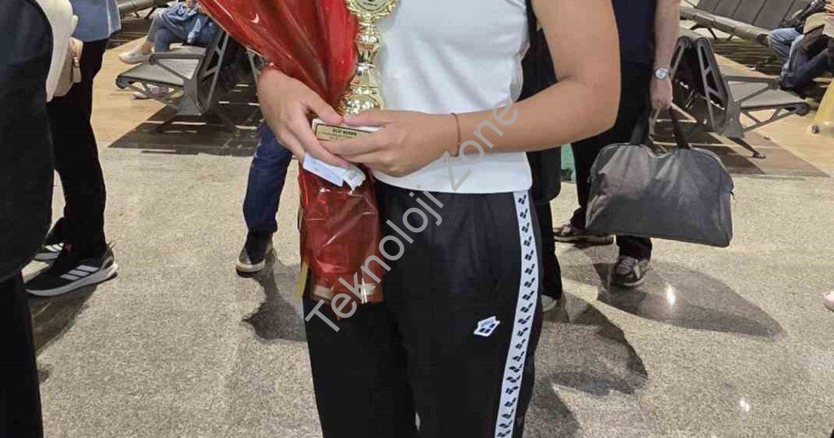 ELİF BERKE 4 EKİM’DE HATAY’DA  DÜZENLENEN 5. İSKENDERUN KÖRFEZİ AÇIK DENİZ YÜZME MARATONU’NDA GENEL KLASMAN VE YAŞ GRUBUNDA 39 KİLOMETRELİK MESAFEYİ 14 SAATTE YÜZEREK TÜRKİYE BİRİNCİSİ OLDU.