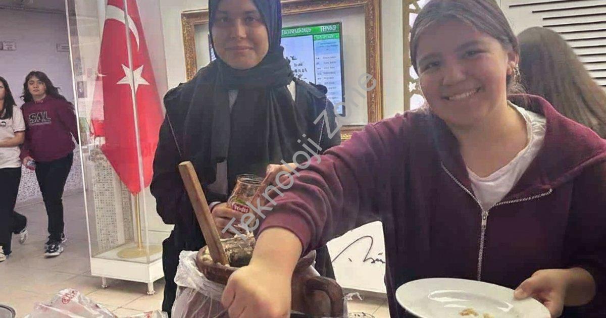 AFYONKARAHİSAR ŞUHUT ANADOLU LİSESİ, ANLAMLI BİR SOSYAL SORUMLULUK PROJESİNE İMZA ATARKEN, OKULDA 'ÇEDES GAZZE İÇİN SEFERBER' TEMALI HAYIR ÇARŞISI DÜZENLENDİ.