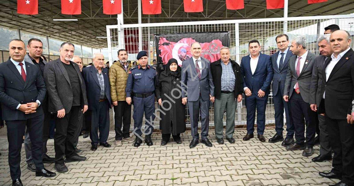 "Vali Özkan'dan Anlamlı Ziyaret: Şehit Aileleri ve Gaziler Unutulmadı" başlıklı haber için fotoreali