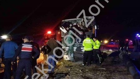 Denizli’de Korkutan Kaza: Yolcu Otobüsü ile Minibüs Çarpıştı