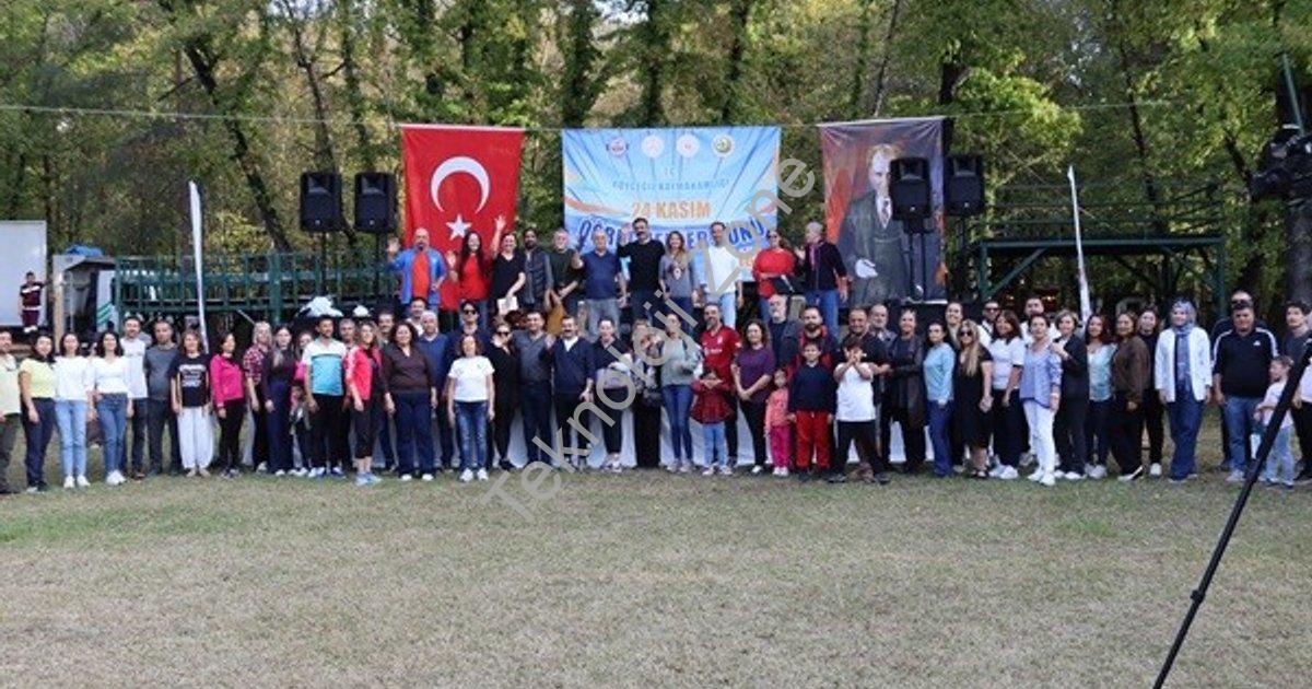 "Köyceğiz'de Öğretmenler Günü: Şenlikte Eğlence Zirve Yaptı" başlıklı haber için fotorealistik, prof