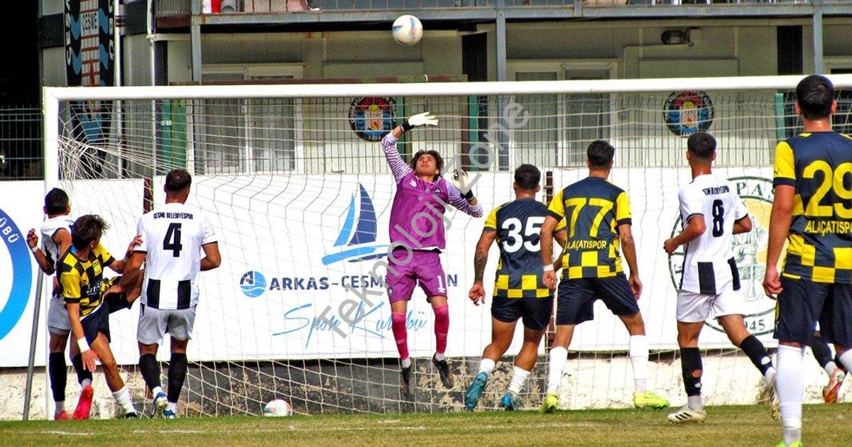 "Çeşme Derbisinde Nefesler Tutuldu: Dev Maçtan Gol Çıkmadı" başlıklı haber için fotorealistik, profe