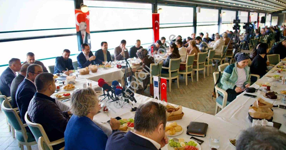 "Başkan Günel'den Sert Çıkış: Kuşadası Turizm Bütçesinden Pay Alamadı!" başlıklı haber için fotoreal