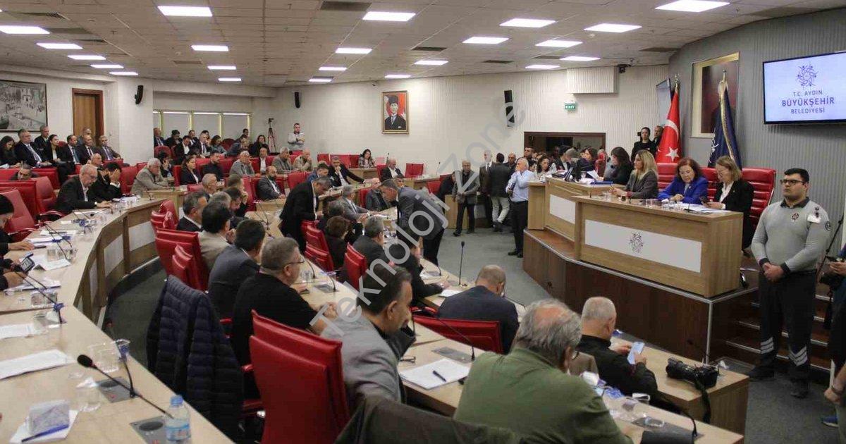 "Aydın'da Su İndirimi Kararı 6 Ay Ertelendi" başlıklı haber için fotorealistik, profesyonel bir habe