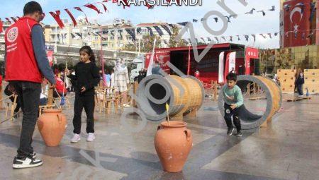 Geleneksel Oyun Tırı Aydın’da Coşkuyla Karşılandı