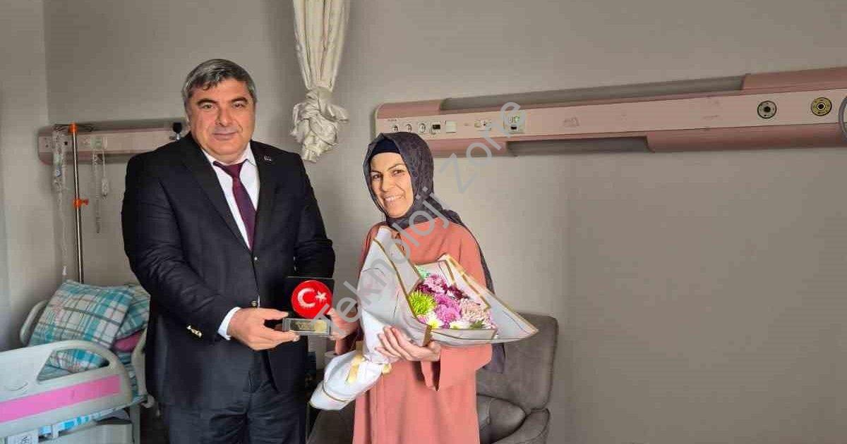 "Öğretmenler Günü’nü Hastanede Geçiren Emine Öğretmene Anlamlı Ziyaret" başlıklı haber için fotoreal