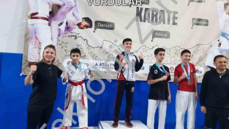 Aliağalı Genç Karatecilerden Denizli’de Madalya Şovu: Yıldızlar Ligi’ne Damga Vurdular