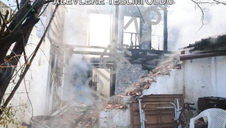 Muğla Menteşe’de Korkutan Yangın: İki Ev Alevlere Teslim Oldu