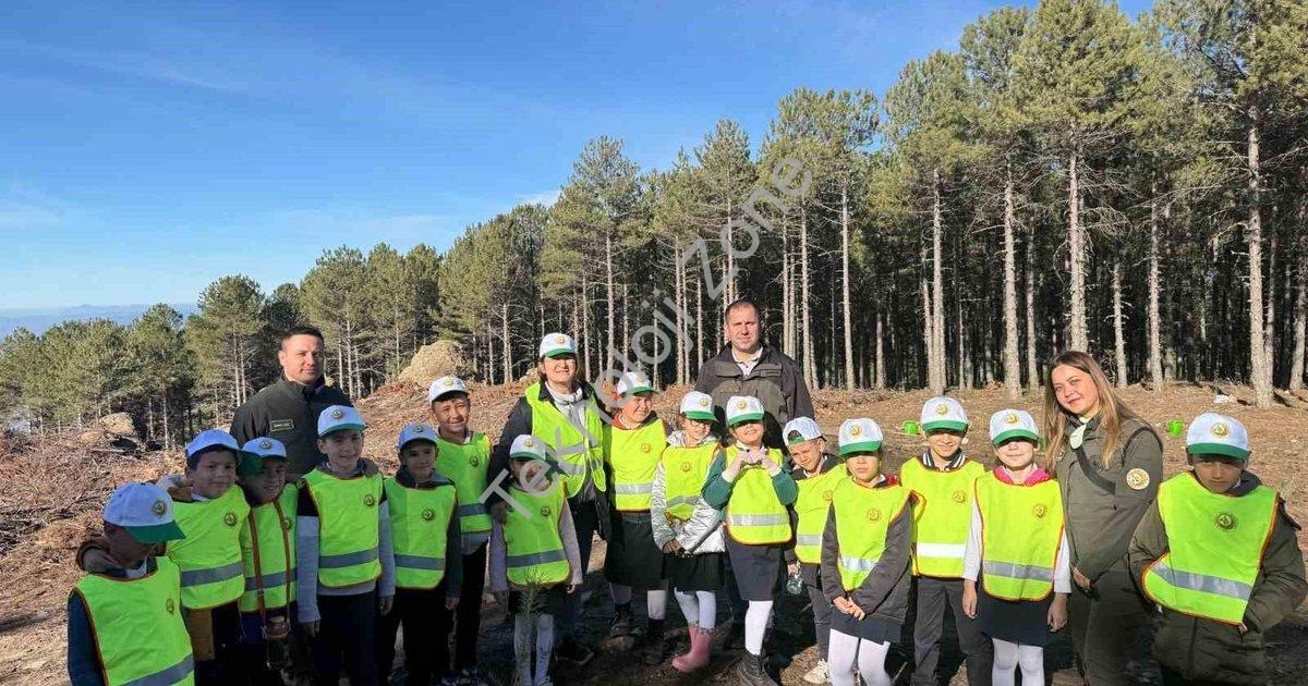 "Çine'de Miniklere Orman Sevgisi: Eğitim, Fidan Dikimi ve Tesis Gezisi" başlıklı haber için fotoreal