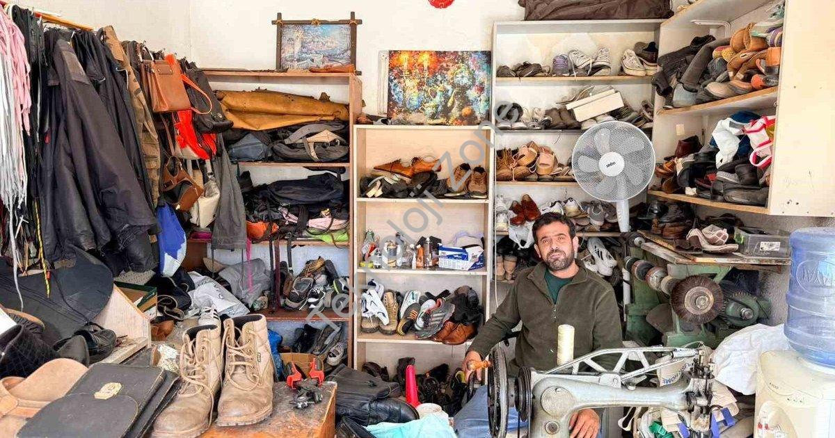 "Datça'nın Son Zanaatkarı: Rıdvan Usta'nın 26 Yıllık Serüveni" başlıklı haber için fotorealistik, pr